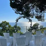 Riviera & Maximilian's 4*