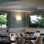 Riviera & Maximilian's فندق 4*