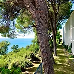 Ξενοδοχείο Riviera & Maximilian's