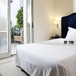 Riviera & Maximilian's 4*