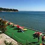 Riviera & Maximilian's