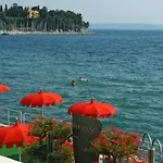 Hotel Riviera & Maximilian's