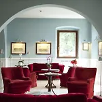 Riviera & Maximilian's Triëst