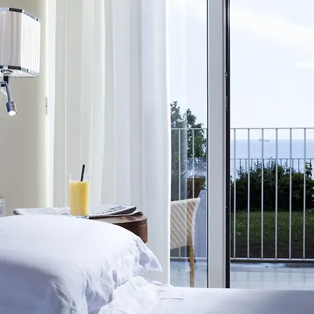 Riviera & Maximilian's Hotel 4*
