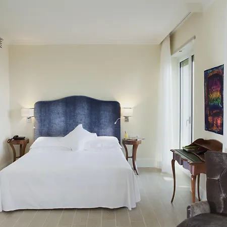Hotel Riviera & Maximilian's Triëst