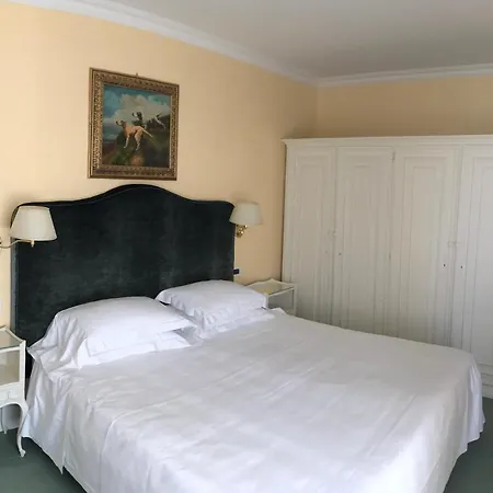 Hotel Riviera & Maximilian's 4*