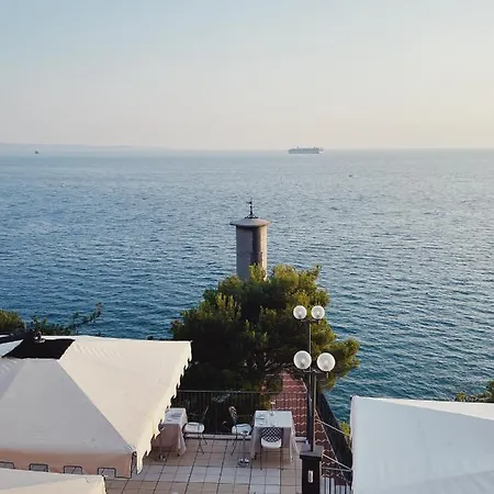 Riviera&maximilian's 4*