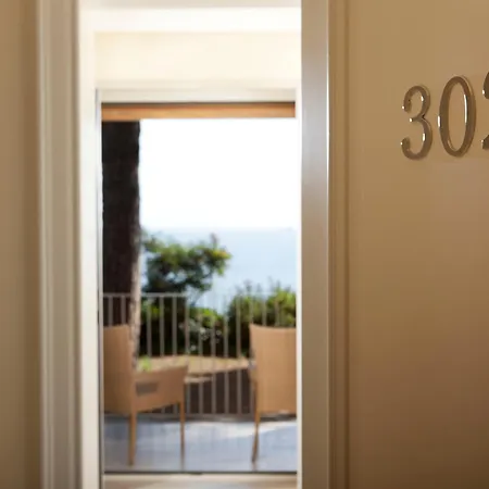 Riviera & Maximilian's Hotel 4*