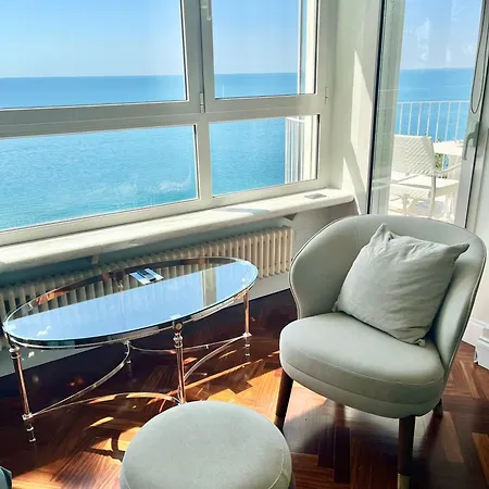 Riviera & Maximilian's Hotel 4*