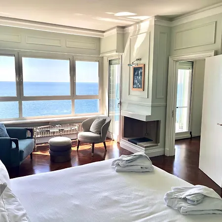 Riviera & Maximilian's 4*
