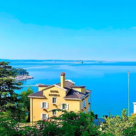 Riviera & Maximilian's Otel Trieste