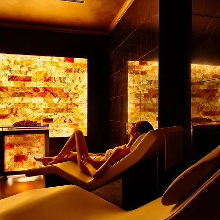 Riviera & Maximilian's Hotell