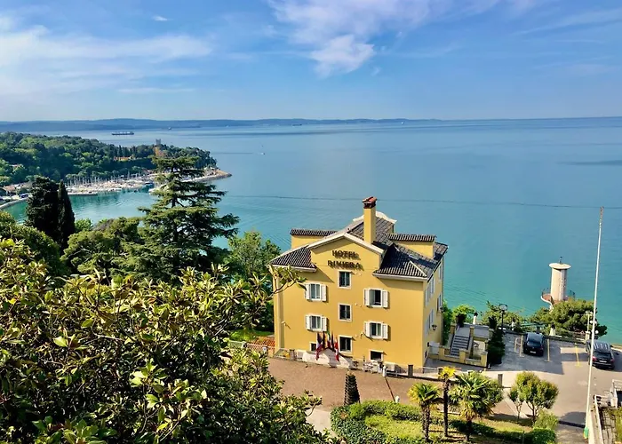 Riviera & Maximilian's فندق