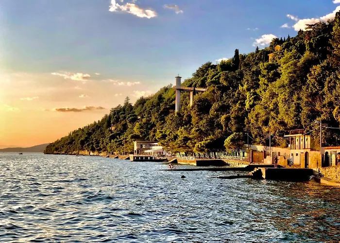 Ξενοδοχείο Riviera & Maximilian's 4*