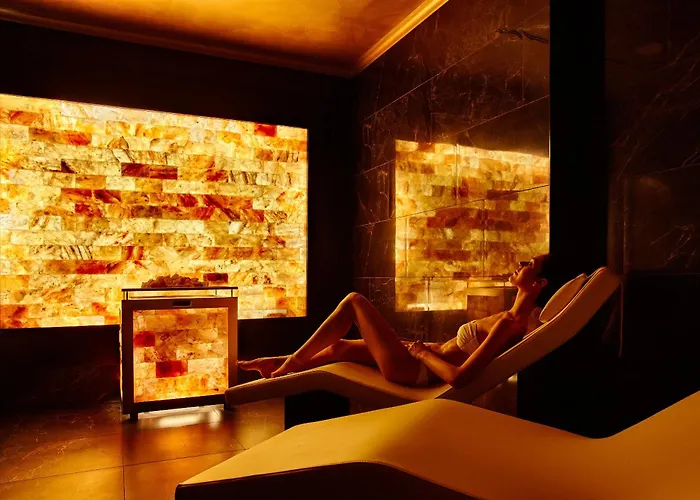 Riviera & Maximilian's فندق