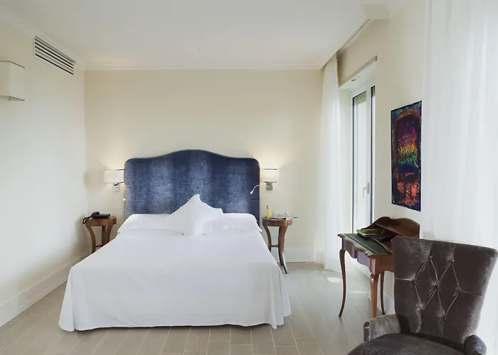 Riviera & Maximilian's ترييستي