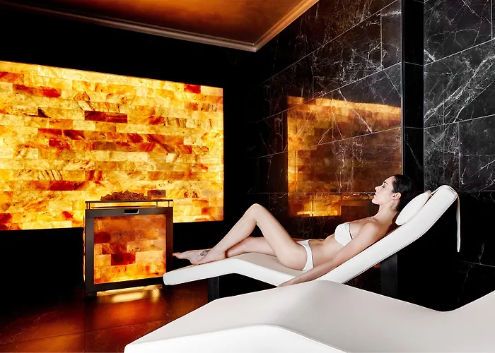 Riviera & Maximilian's ترييستي