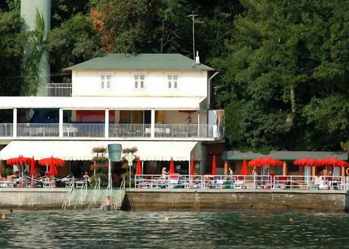 Riviera & Maximilian's فندق