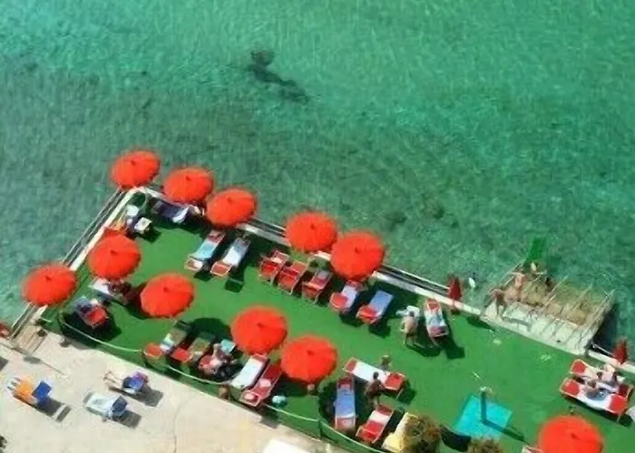 Hotel Riviera & Maximilian's