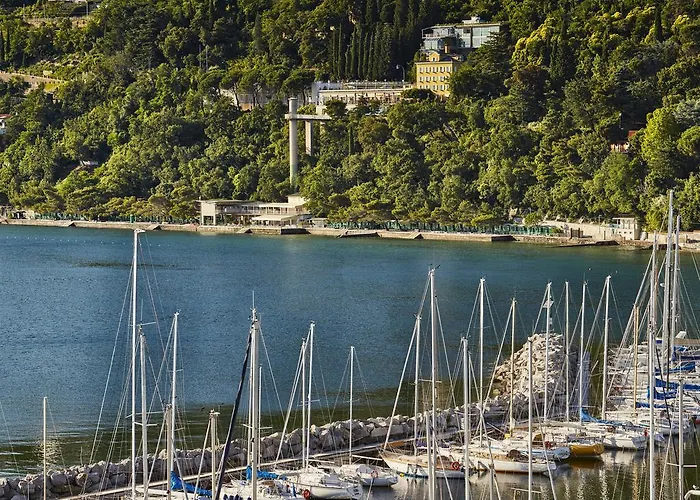 Hotel Riviera & Maximilian's Trieste