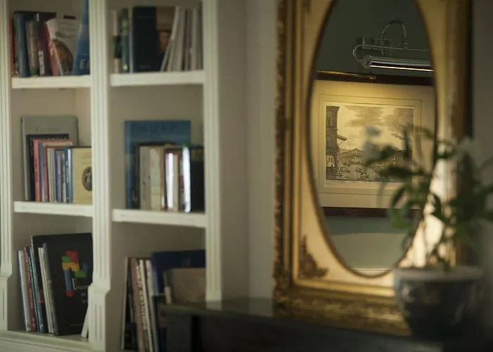 Riviera & Maximilian's ترييستي